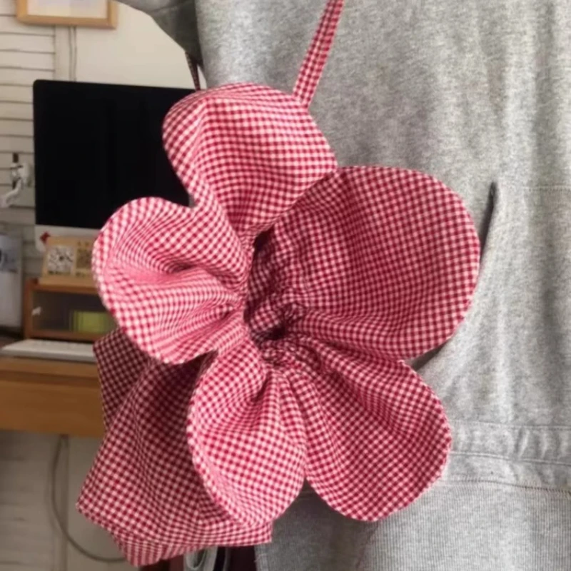 Personality Flower Pleated Plaid Shoulder Bag Casual Fashion Simple Y2k Aesthetic Handbags All Match Women Trendy Crossbody Bags
Personality Flower Pleated Plaid Shoulder Bag Casual Fashion Simple Y2k Aesthetic Handbags All Match Women Trendy Crossbody Bags