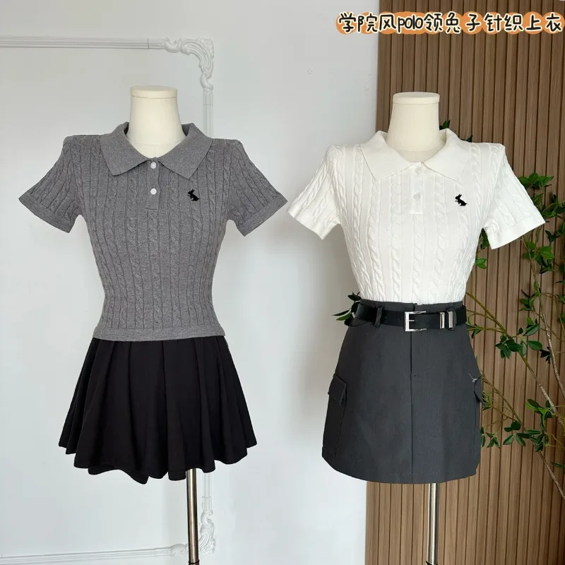 College Style Polo-neck Twists T-shirt Women's Summer Rabbit Embroidery Knitting Short-sleeved Shirt Fashion Female Clothes
College Style Polo-neck Twists T-shirt Women's Summer Rabbit Embroidery Knitting Short-sleeved Shirt Fashion Female Clothes