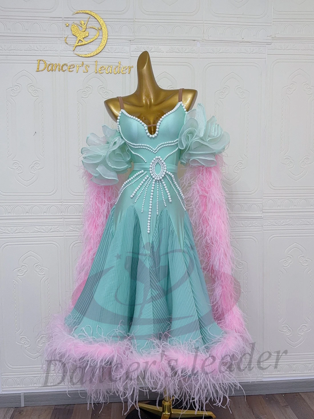 Latin Dance Adult Children'S Dress AB Stone High-End Custom Mesh Fluff Big Skirt Precisely Tango Women'S Clothing
Latin Dance Adult Children'S Dress AB Stone High-End Custom Mesh Fluff Big Skirt Precisely Tango Women'S Clothing