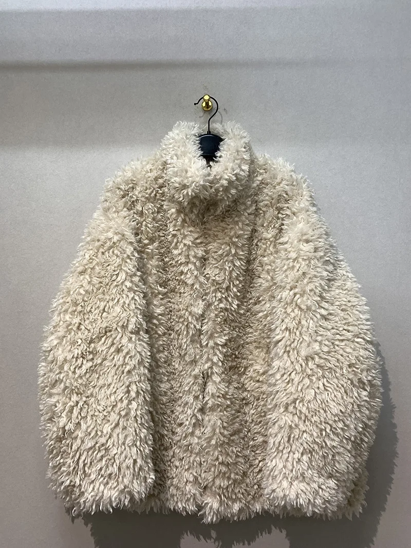 Japan Preppy Luxury Women Tops Elegant Office Lady Moda Vintage Coat Warm All-match Loose Fluffy Personalized Jacket
Japan Preppy Luxury Women Tops Elegant Office Lady Moda Vintage Coat Warm All-match Loose Fluffy Personalized Jacket
