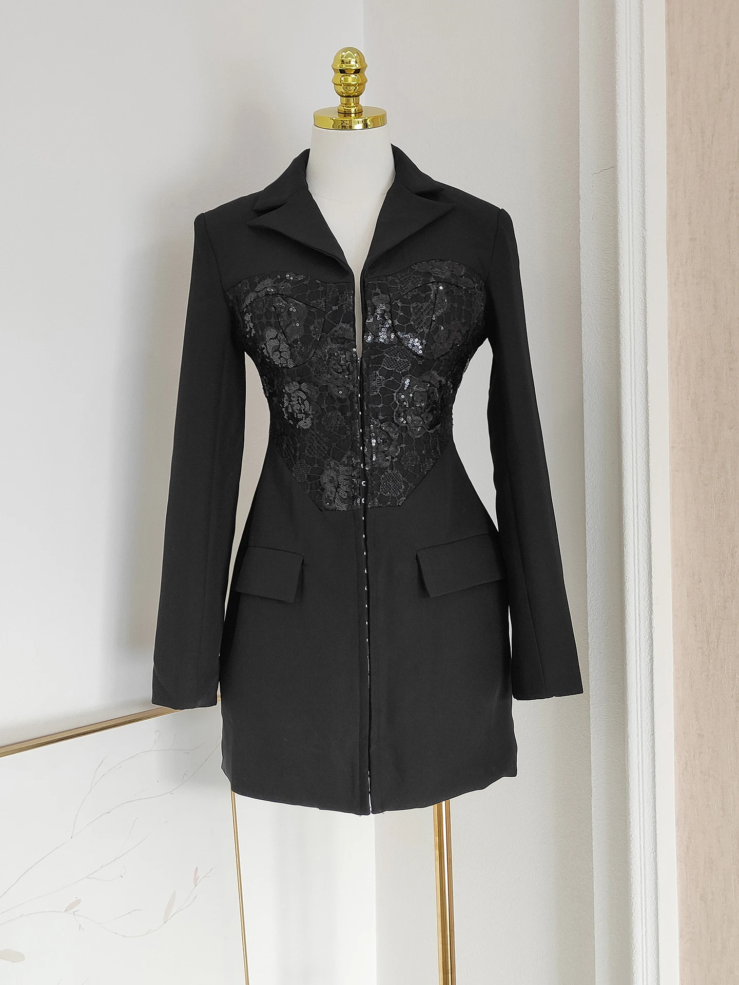Sexy Slimming Spliced 3D Patchwork Sequins Elegant Blazers for Women Luxury Long Sleeves Mini Black Dress Female Clothes New
Sexy Slimming Spliced 3D Patchwork Sequins Elegant Blazers for Women Luxury Long Sleeves Mini Black Dress Female Clothes New