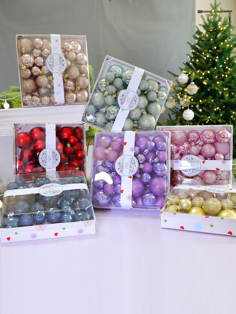 Новогодние украшения для праздничной атмосферы: шары, декорации для сцены, подвесные украшения, картины, подвески.
Новогодние украшения для праздничной атмосферы: шары, декорации для сцены, подвесные украшения, картины, подвески.