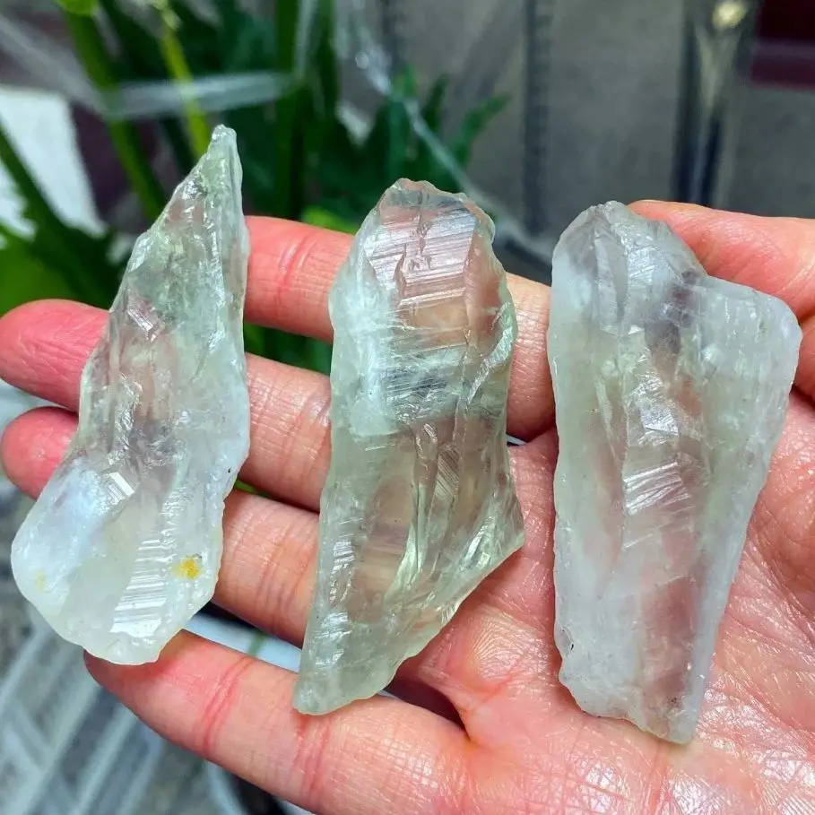 Natural Green Fluorite Crystal Backbones Raw Quartz Mineral Specimens Home Desktop Decor Flowerpot DIY Pendant Make Jewelry
Natural Green Fluorite Crystal Backbones Raw Quartz Mineral Specimens Home Desktop Decor Flowerpot DIY Pendant Make Jewelry