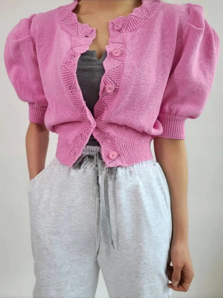 Korean Chic Knitted 2025 Summer New Solid Color Lace Buckle Bubble Sleeve Knit Sweater Ladies High Street Knitwear Cardigan
Korean Chic Knitted 2025 Summer New Solid Color Lace Buckle Bubble Sleeve Knit Sweater Ladies High Street Knitwear Cardigan