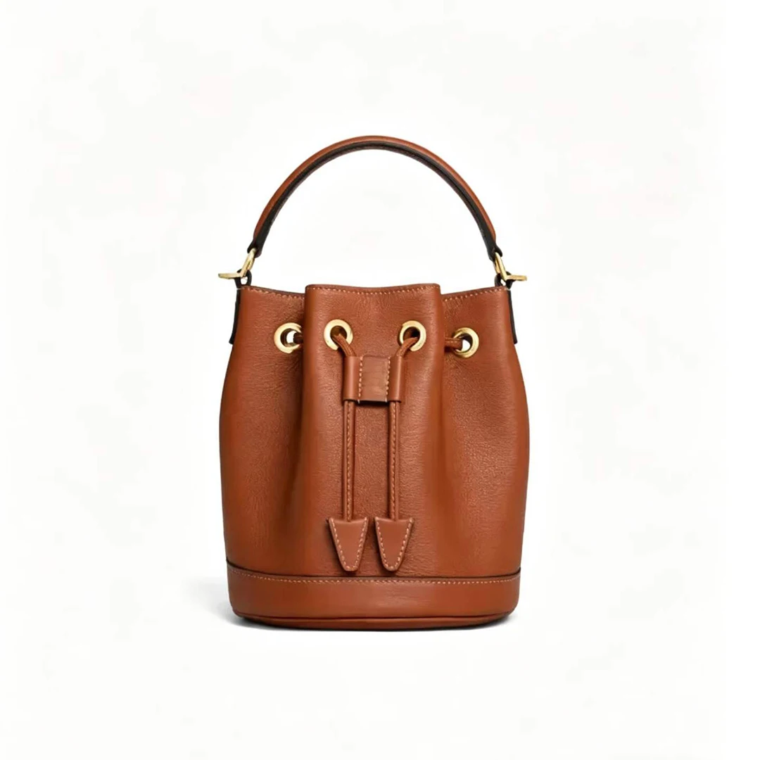 Mendy Genuine Leather Square Handbag Women Silver Hardware Removable Strap Luxury Designer Vintage French Style Soft Leather
Mendy Genuine Leather Square Handbag Women Silver Hardware Removable Strap Luxury Designer Vintage French Style Soft Leather