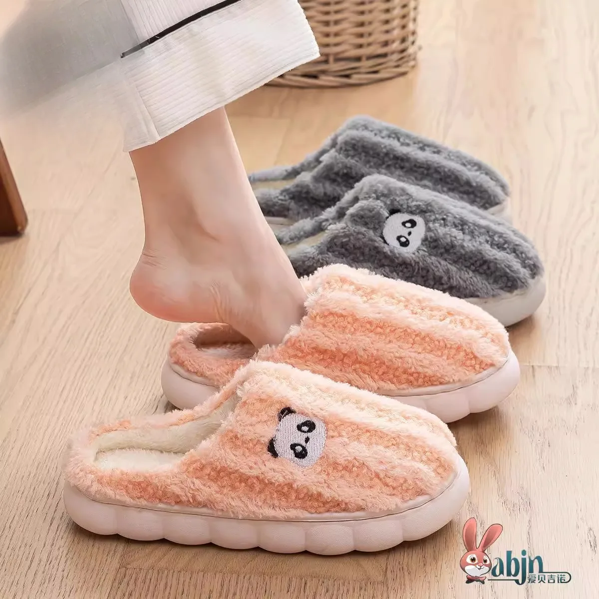 Plush Slippers Unisex Indoor Home Warm Cotton Slippers Winter Home Use Men's Women's Fall Winter Soft Fabric Breathable round...
Plush Slippers Unisex Indoor Home Warm Cotton Slippers Winter Home Use Men's Women's Fall Winter Soft Fabric Breathable round...