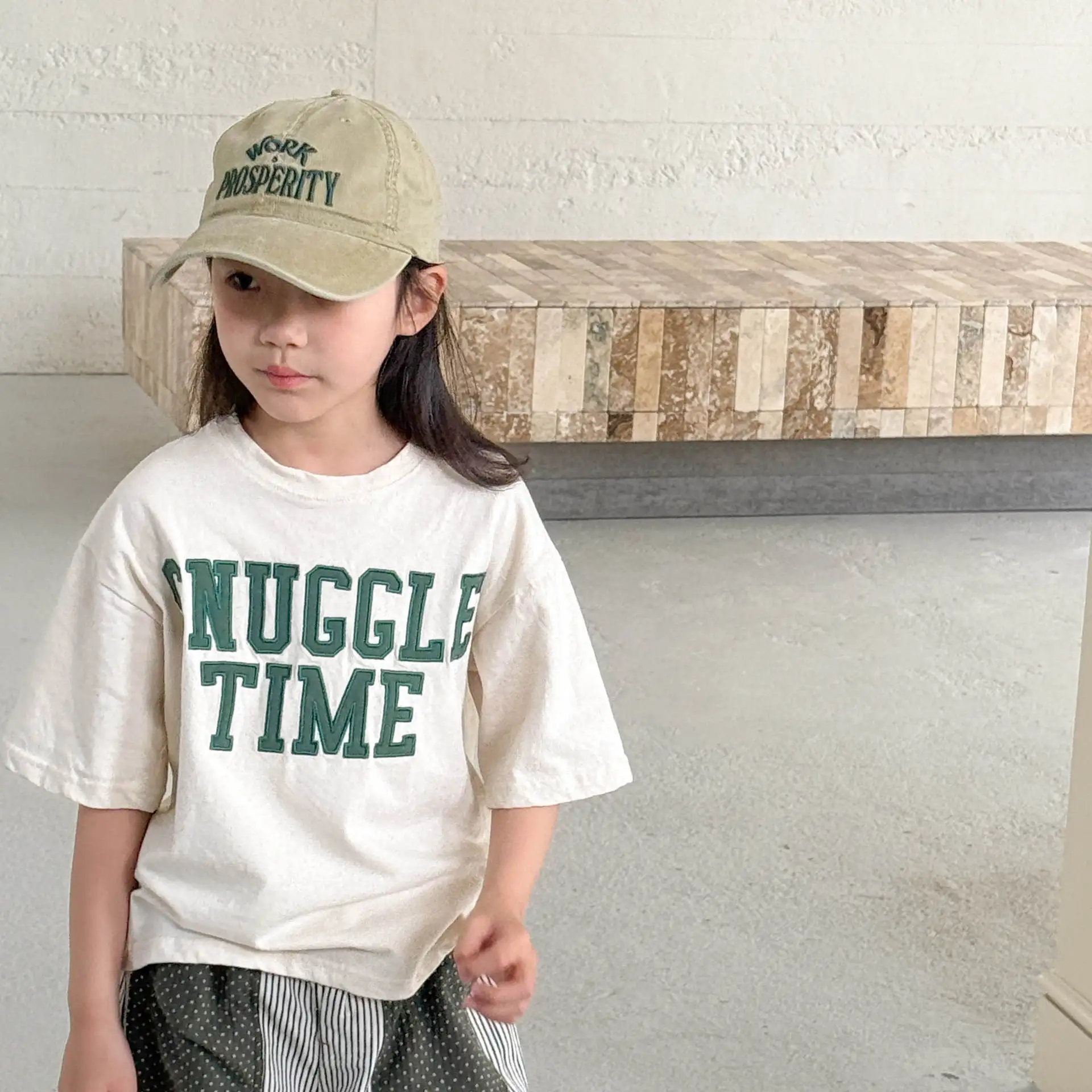 2025 Summer New Children Short Sleeve T Shirts Cotton Girls Letter Print Loose Tee Baby Boys Versatile Casual Tops Kids Clothes
2025 Summer New Children Short Sleeve T Shirts Cotton Girls Letter Print Loose Tee Baby Boys Versatile Casual Tops Kids Clothes