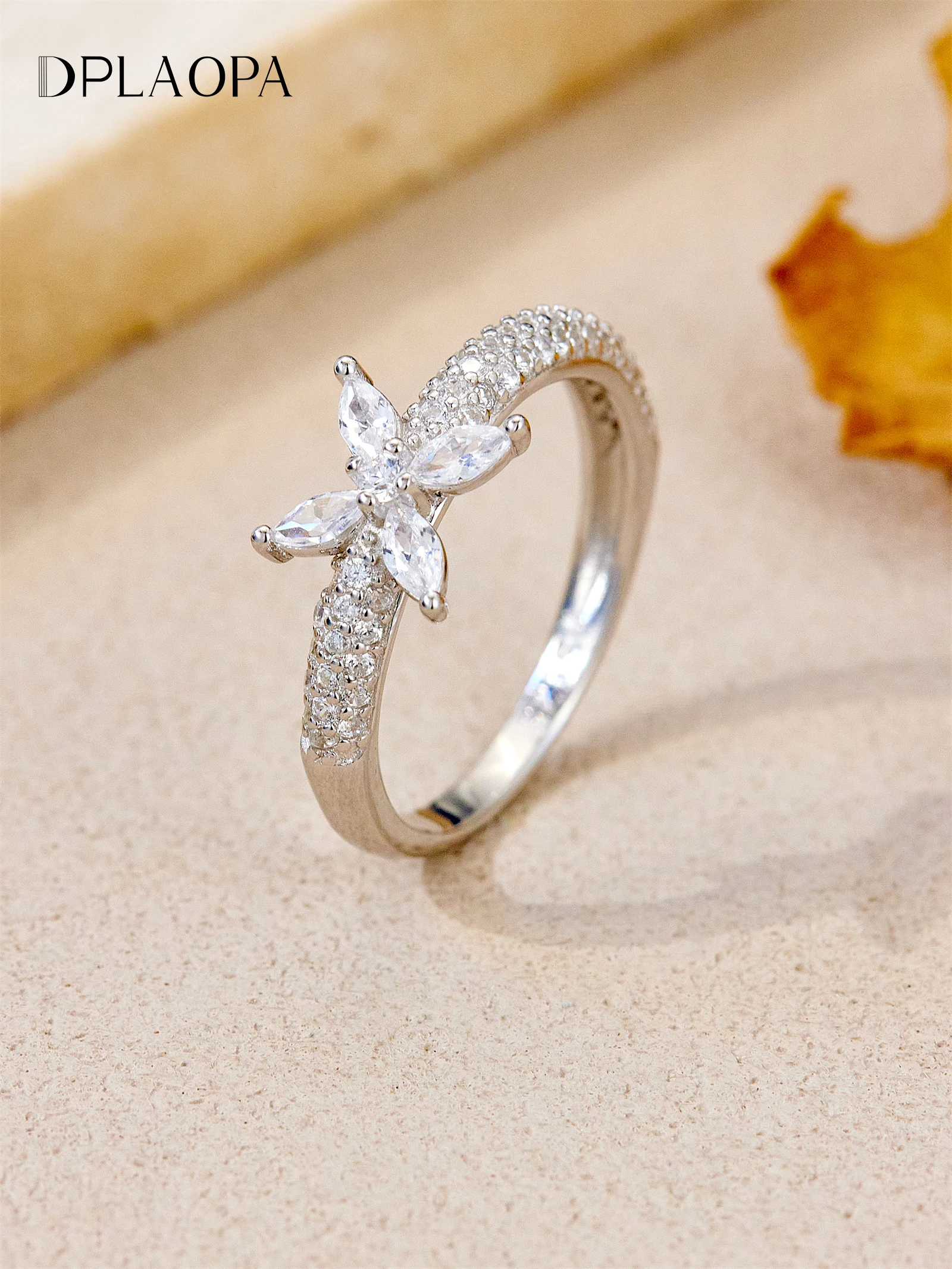 DPLAOPA Женское кольцо из стерлингового серебра 925 пробы с фианитами в форме цветка, роскошное, изысканное, элегантное, романтичное, для свадьбы, на День святого Валентина, ювелирное украшение, подарок
DPLAOPA Женское кольцо из стерлингового серебра 925 пробы с фианитами в форме цветка, роскошное, изысканное, элегантное, романтичное, для свадьбы, на День святого Валентина, ювелирное украшение, подарок