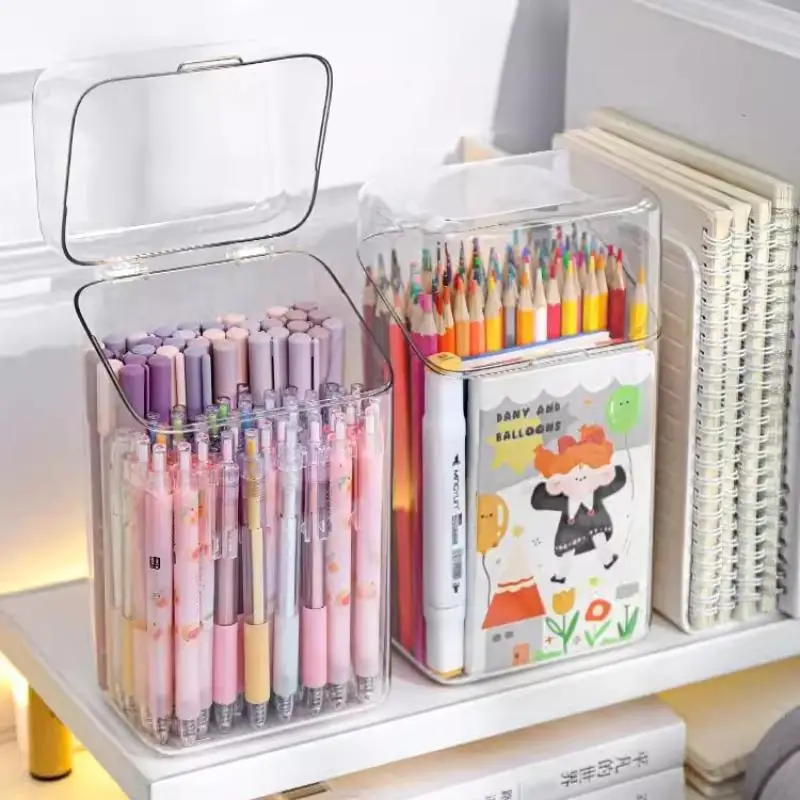 1P Large Capacity Transparent Pen Holder with Snap Flip Cover Rounded Corner Safe Desktop Stationery Storage Box for Home Office
1P Large Capacity Transparent Pen Holder with Snap Flip Cover Rounded Corner Safe Desktop Stationery Storage Box for Home Office