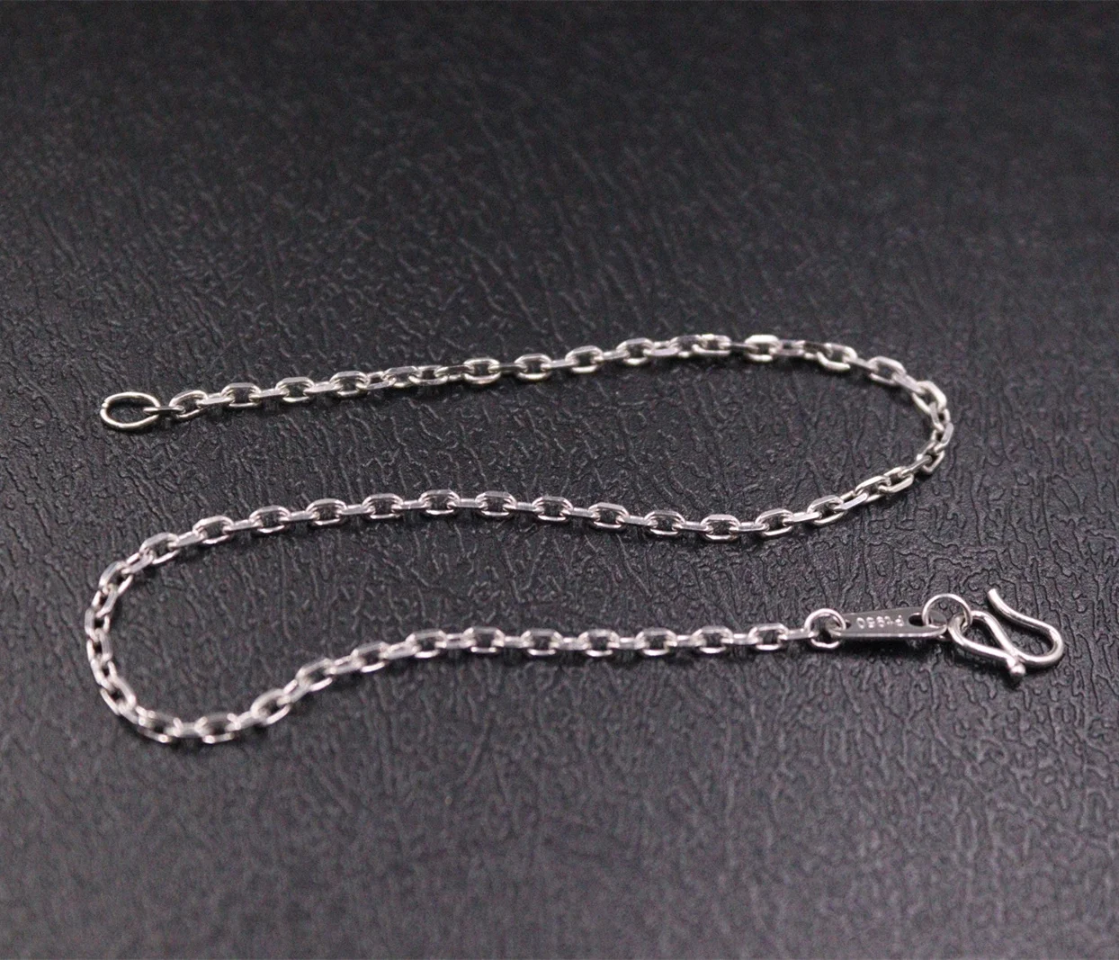 Pure Pt950 Platinum 950 Chain Men Women Square O Link Bracelet 2.9-3.1g 7.48inch
Pure Pt950 Platinum 950 Chain Men Women Square O Link Bracelet 2.9-3.1g 7.48inch