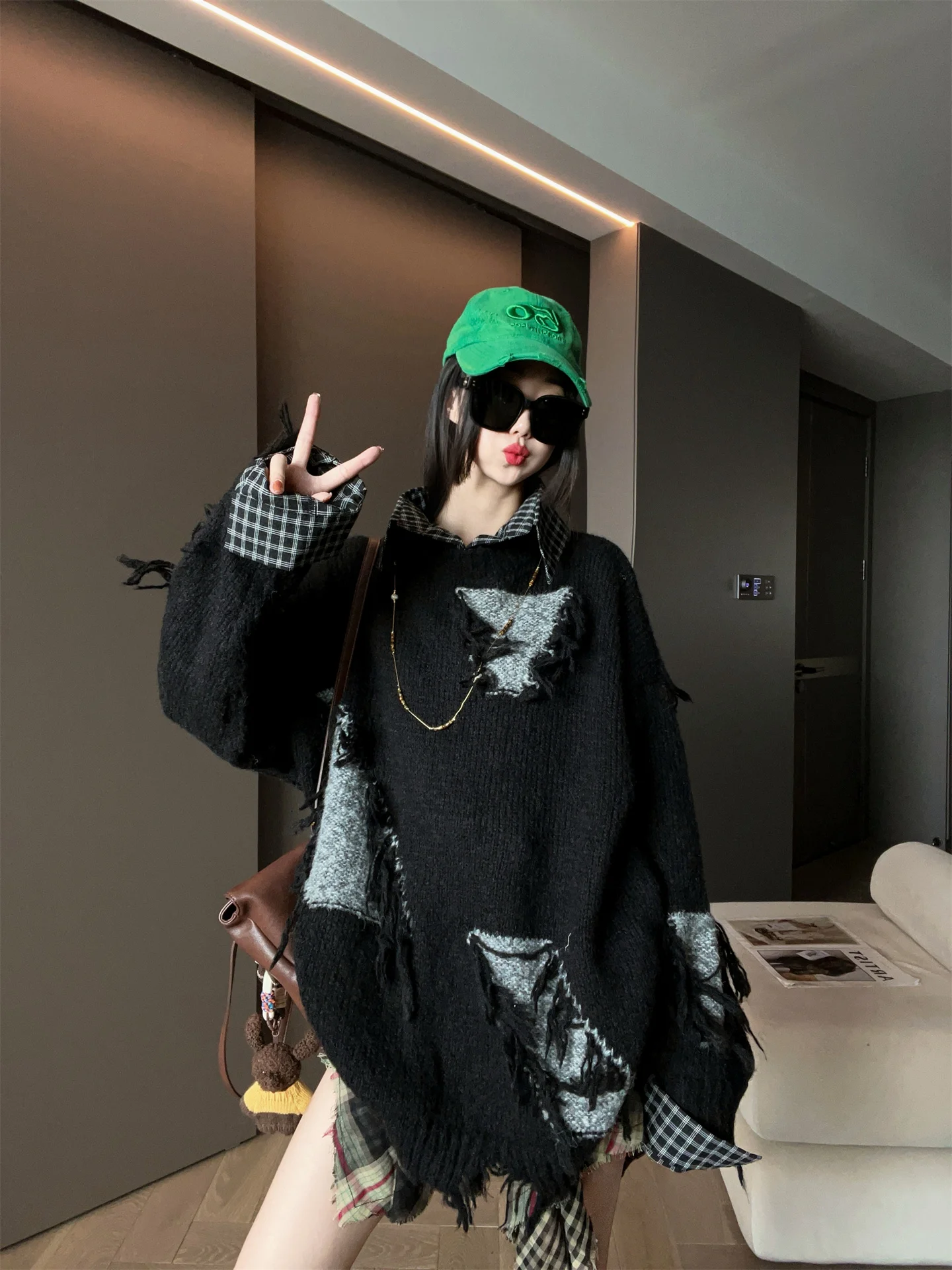 Faionable Knitted Sweater Women's Autumn Winter Loose Lazy Hole Punch Two-Piece Set Head over Footwear Commute Sle Long S...
Faionable Knitted Sweater Women's Autumn Winter Loose Lazy Hole Punch Two-Piece Set Head over Footwear Commute Sle Long S...