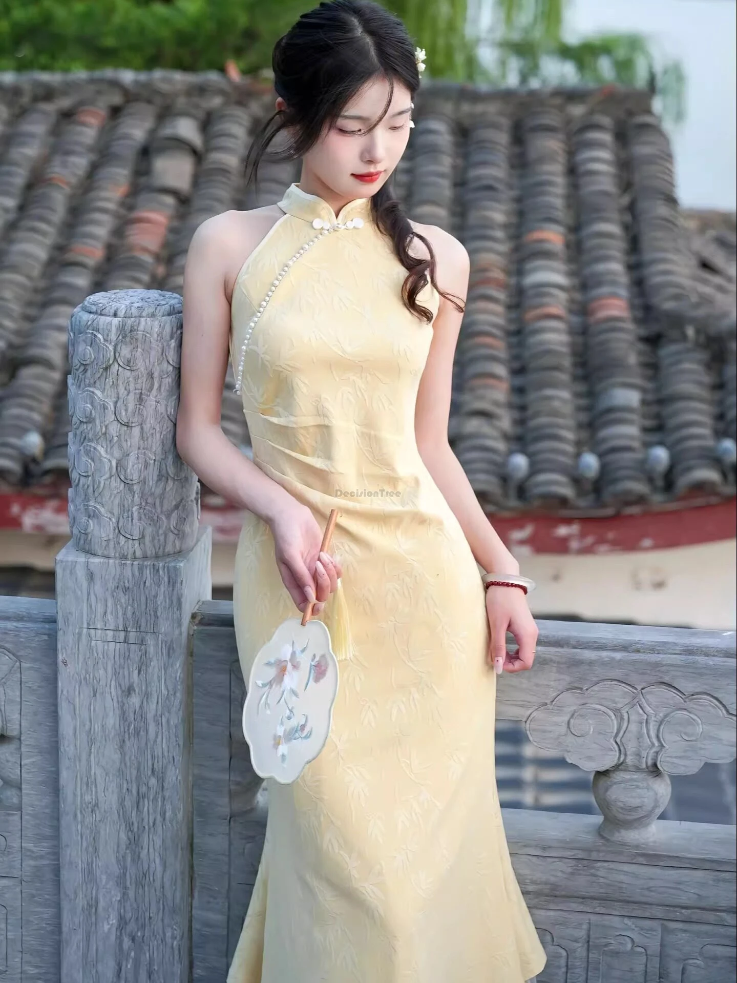 2026 chinese improved retro elegant style stand collar sleeveless cheongsam dress women long yarn daily slimming qipao dress
2026 chinese improved retro elegant style stand collar sleeveless cheongsam dress women long yarn daily slimming qipao dress