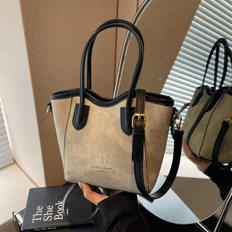 New fashion women's bag, foreign style, simple retro and versatile casual handbag tote bag
New fashion women's bag, foreign style, simple retro and versatile casual handbag tote bag