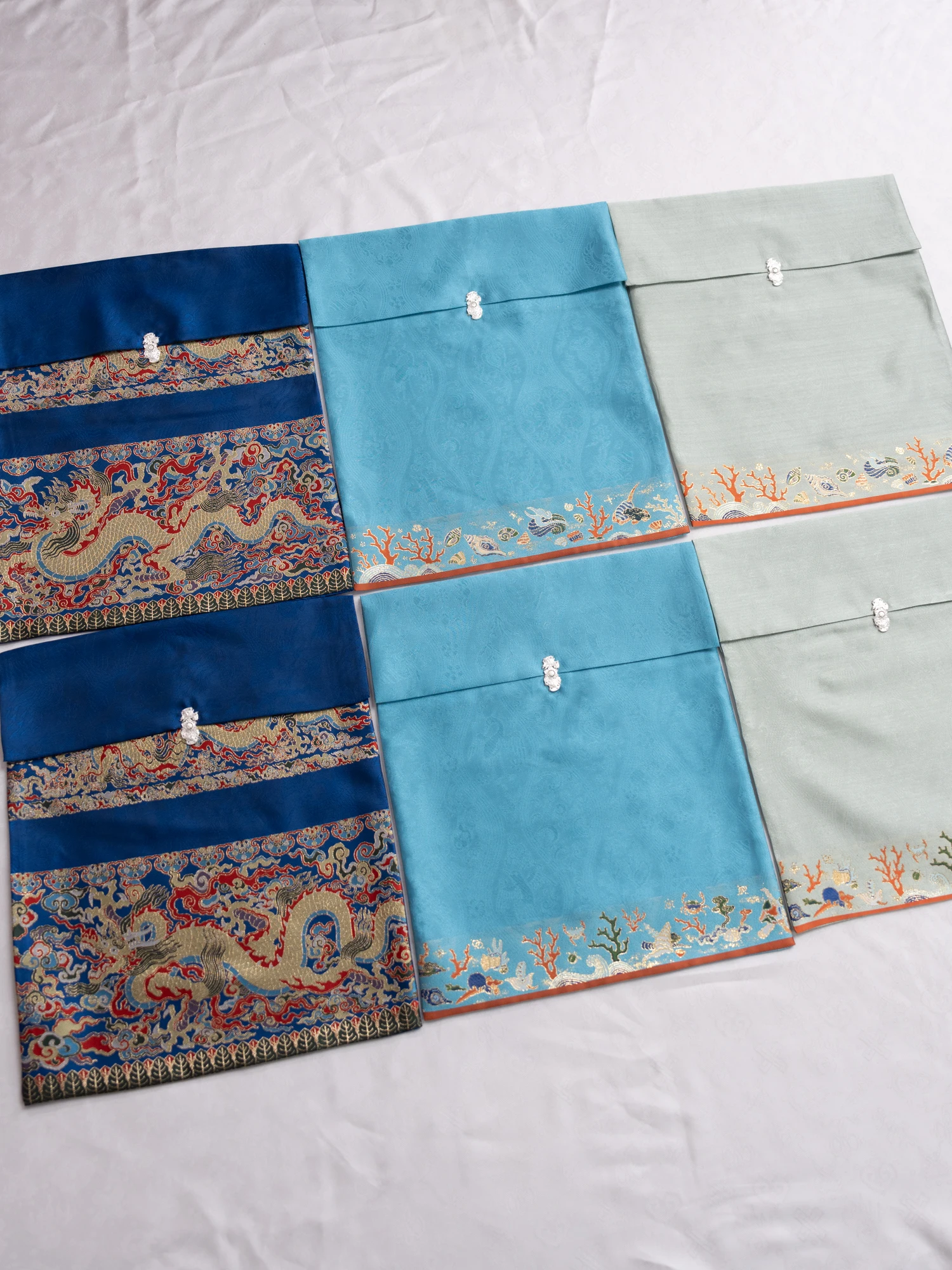 Большая пыленепроницаемая сумка для хранения Hanfu, 1 шт., в стиле традиционной культуры, свободного кроя, из тонкого полиэфирного волокна, летняя
Большая пыленепроницаемая сумка для хранения Hanfu, 1 шт., в стиле традиционной культуры, свободного кроя, из тонкого полиэфирного волокна, летняя