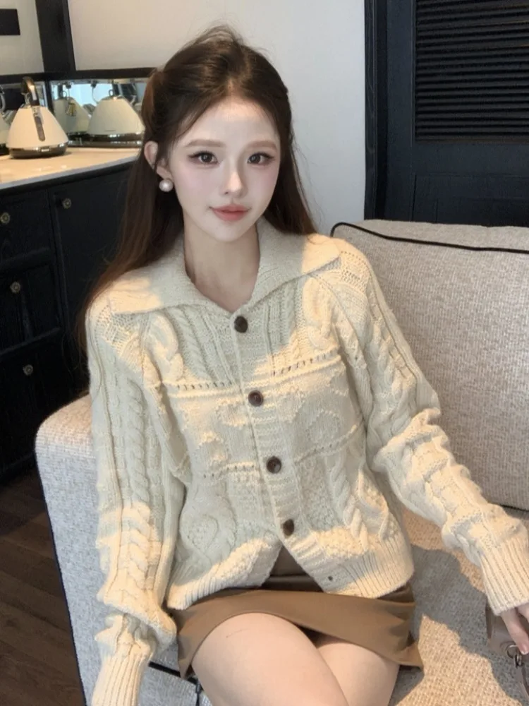 Retro Loose Knitted Sweater Coat for Women with Collar Autumn Winter Lazy Style Single Button Cozy Breathable Long Sleeve Top
Retro Loose Knitted Sweater Coat for Women with Collar Autumn Winter Lazy Style Single Button Cozy Breathable Long Sleeve Top