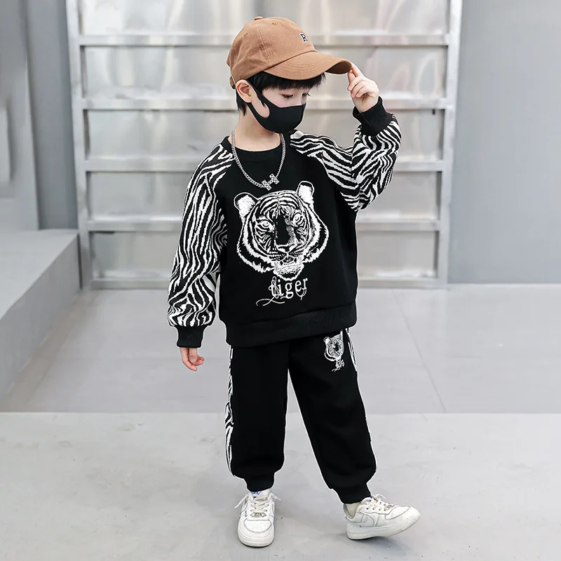 Spring Kids Clothing Fashion Boy Cartoon Patchwork Sweatshirt +Pants 2PCS Sets Children Cotton Tracksuits Boys Sports Suits
Spring Kids Clothing Fashion Boy Cartoon Patchwork Sweatshirt +Pants 2PCS Sets Children Cotton Tracksuits Boys Sports Suits