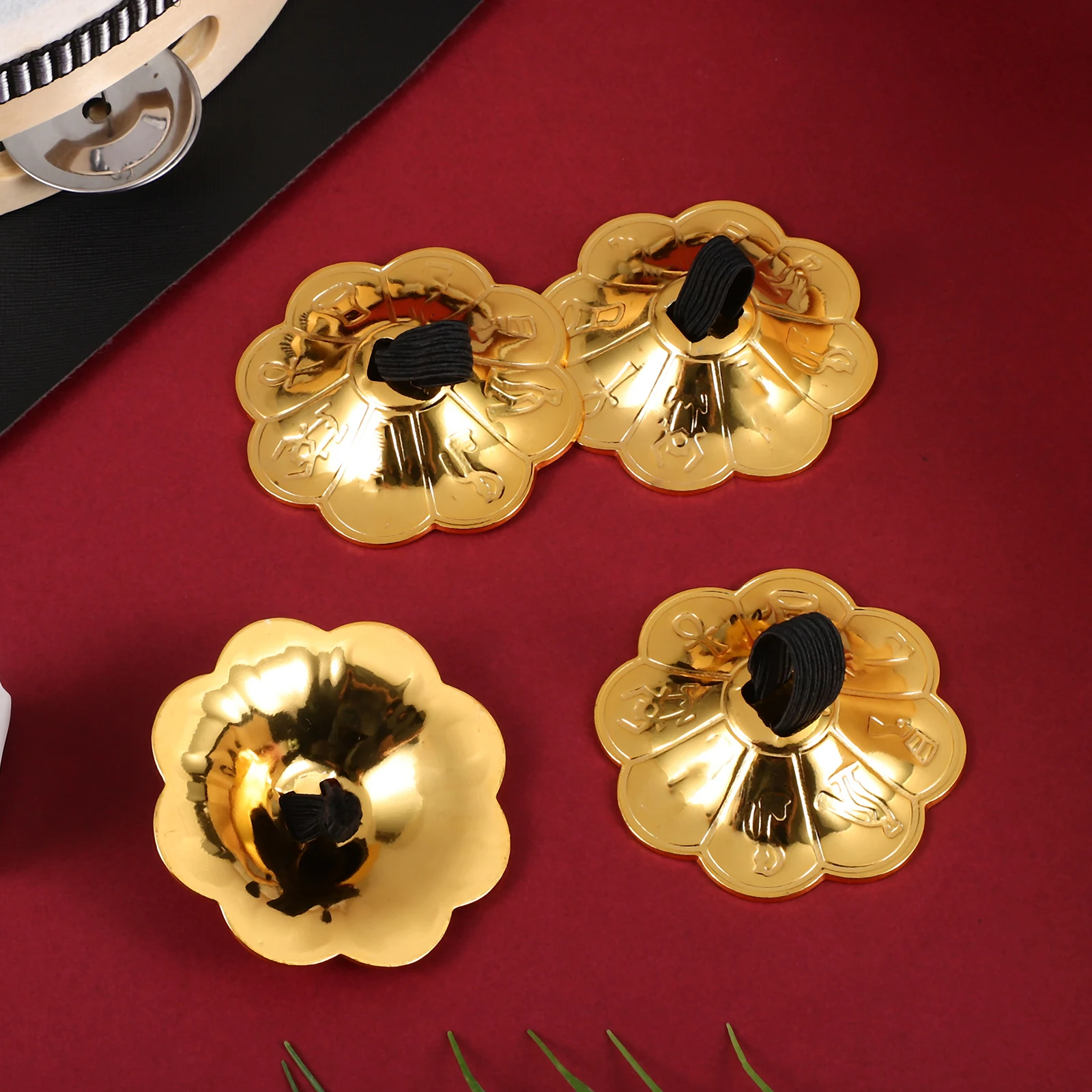 2 Pairs Copper Finger Pull Party Musical Cymbals Belly Dancing Mini Accessories Dancer Women Round
2 Pairs Copper Finger Pull Party Musical Cymbals Belly Dancing Mini Accessories Dancer Women Round