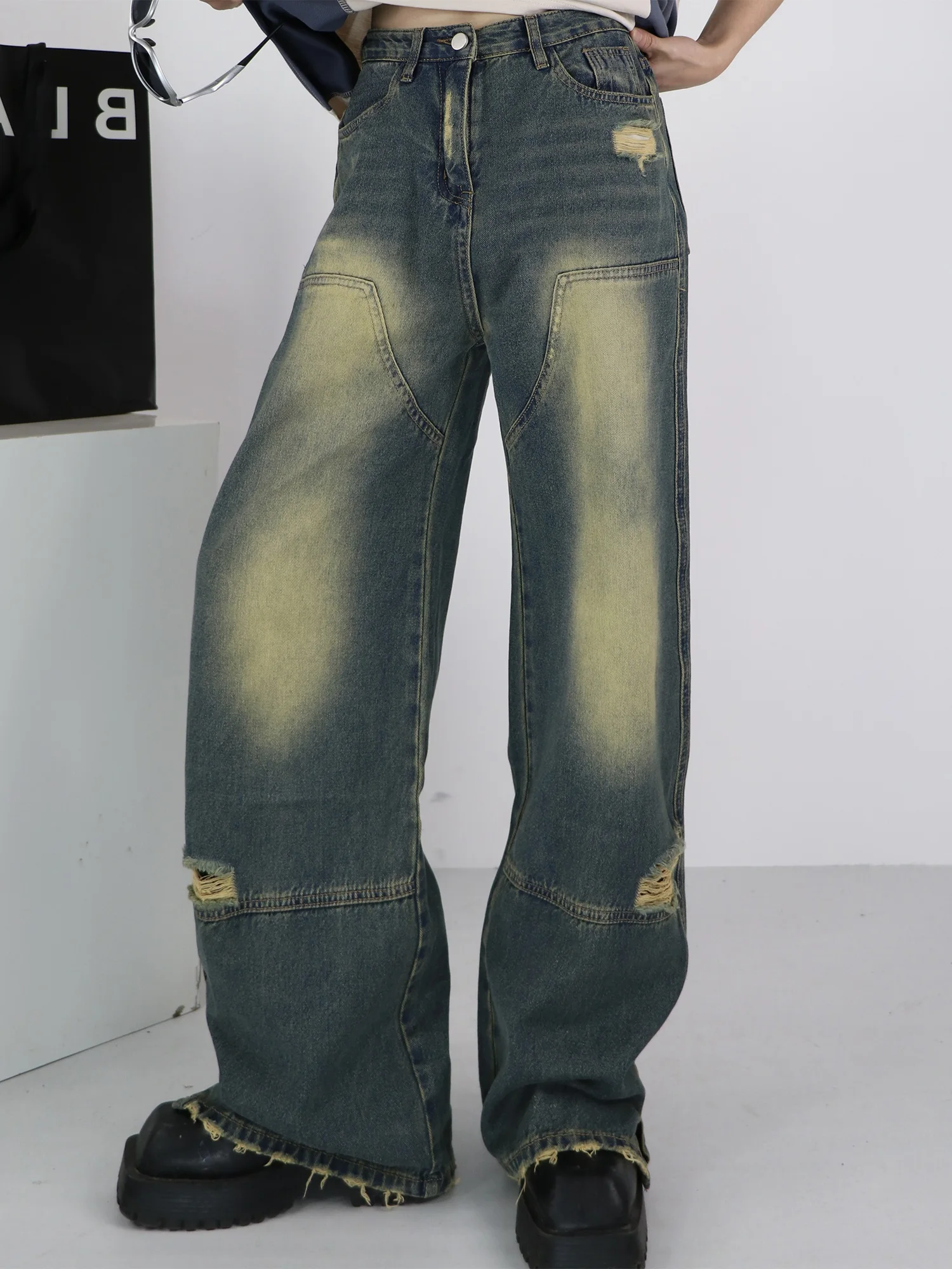 Retro American Style Men's Jeans Casual Loose Long Trousers with Hole Washed Denim mid Waist Straight Leg for Youth
Retro American Style Men's Jeans Casual Loose Long Trousers with Hole Washed Denim mid Waist Straight Leg for Youth