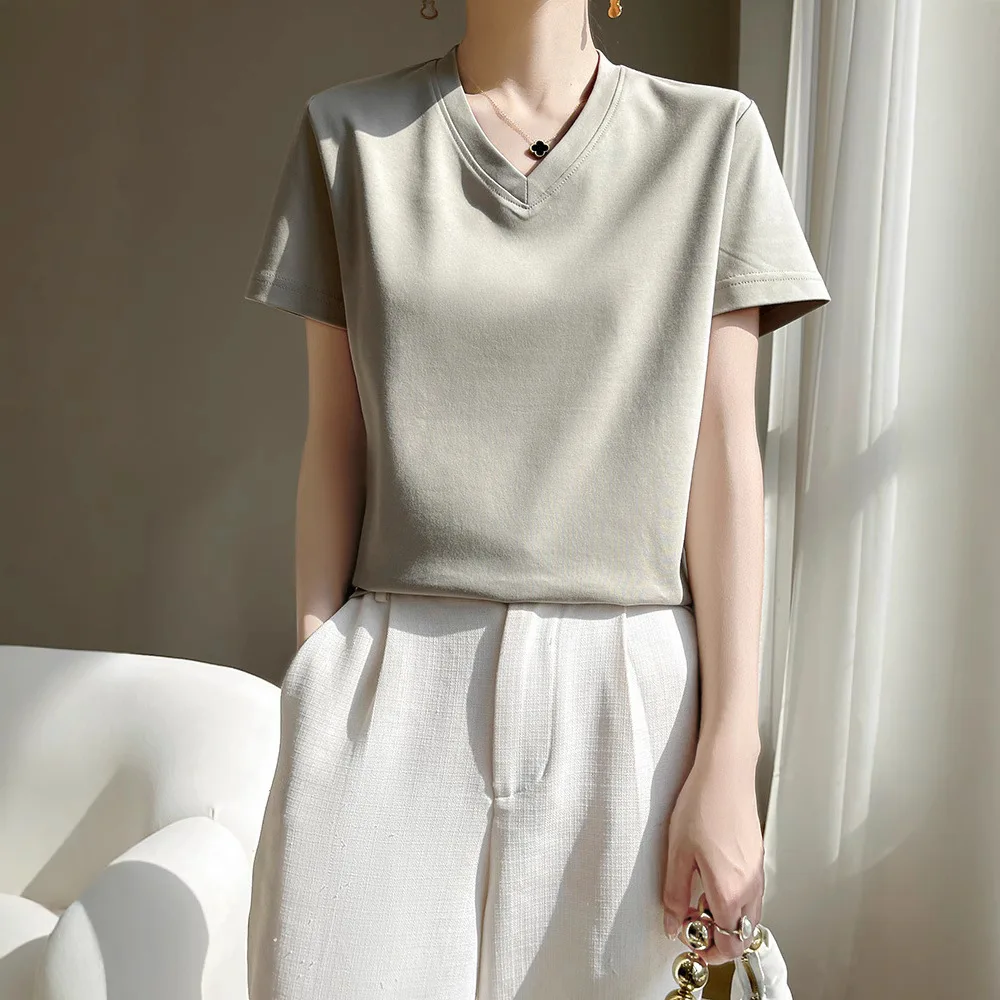 V-neck silk-cotton short-sleeved T-shirt for women, 2025 new summer loose pure cotton simple top with a highend temperament
V-neck silk-cotton short-sleeved T-shirt for women, 2025 new summer loose pure cotton simple top with a highend temperament