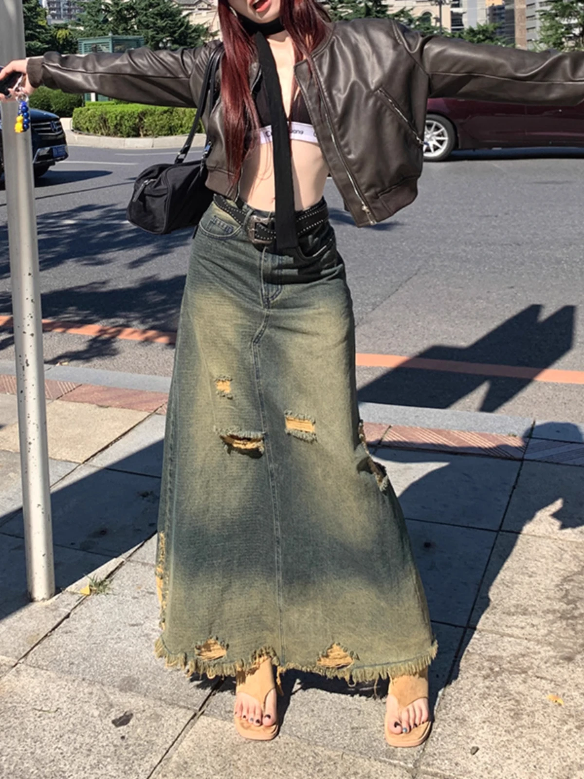 Retro American Large Size Denim Skirt Women's Spring Autumn Loose Long Skirt with Frayed Hem Hole Design High Waist A-Li...
Retro American Large Size Denim Skirt Women's Spring Autumn Loose Long Skirt with Frayed Hem Hole Design High Waist A-Li...