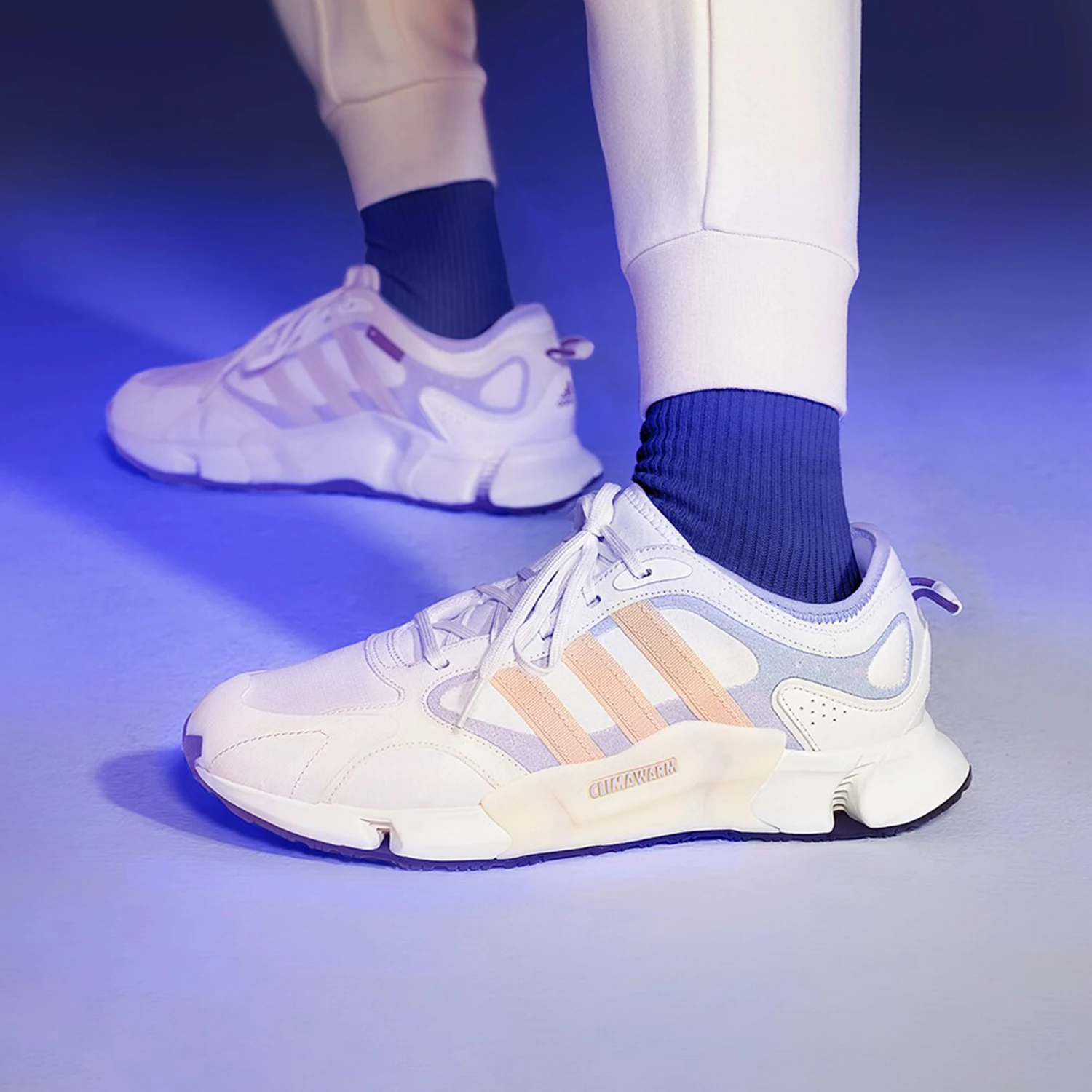 Оригинальные женские теплые и прочные кроссовки Adidas CLIMAWARM IF6574
Оригинальные женские теплые и прочные кроссовки Adidas CLIMAWARM IF6574