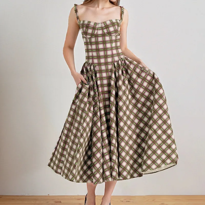 Amazonas Cross-border Women's Clothing New French Retro Court Style Chequer Sexy Suspender Spring Dress Women Printing Skirt
Amazonas Cross-border Women's Clothing New French Retro Court Style Chequer Sexy Suspender Spring Dress Women Printing Skirt