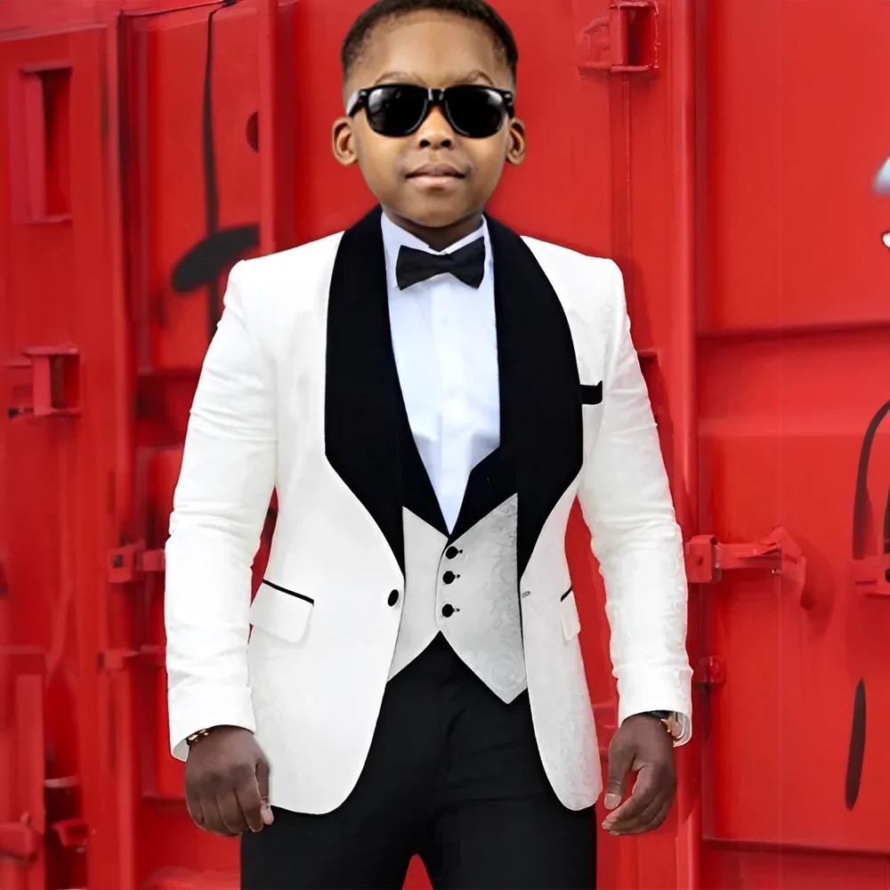 White Jacquard Suit for Boy Jacket Pants Vest 3-Piece Set Wedding Tuxedo Kids Velvet Collar Custom Size
White Jacquard Suit for Boy Jacket Pants Vest 3-Piece Set Wedding Tuxedo Kids Velvet Collar Custom Size