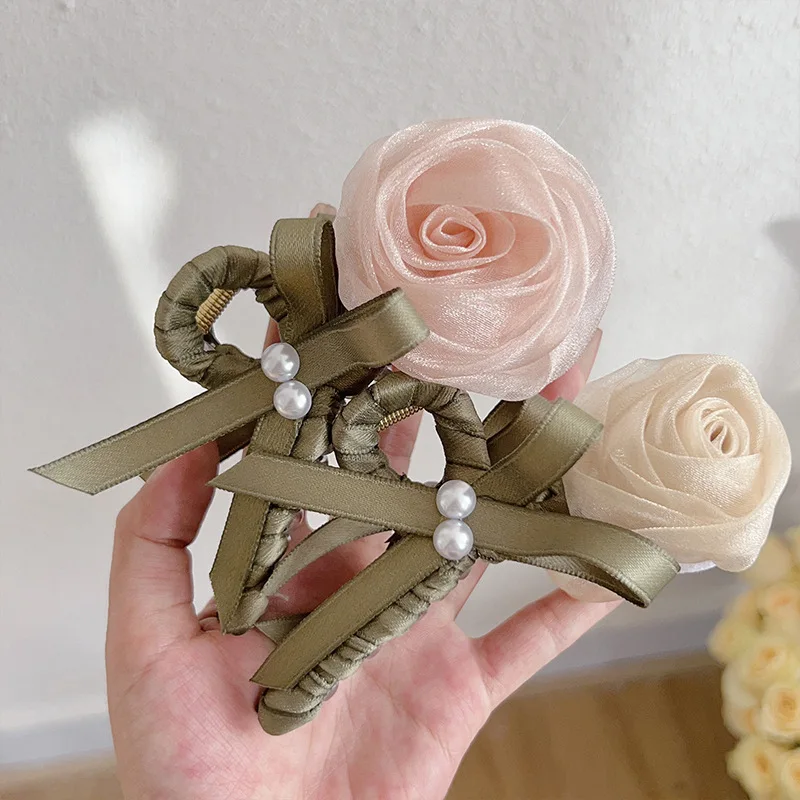 Elegant Fabric Rose Pearl Hair Claw Clip Floral Hair Clips for Women Girls Ponytail Holder Headwear Korean Hair Accessories
Elegant Fabric Rose Pearl Hair Claw Clip Floral Hair Clips for Women Girls Ponytail Holder Headwear Korean Hair Accessories