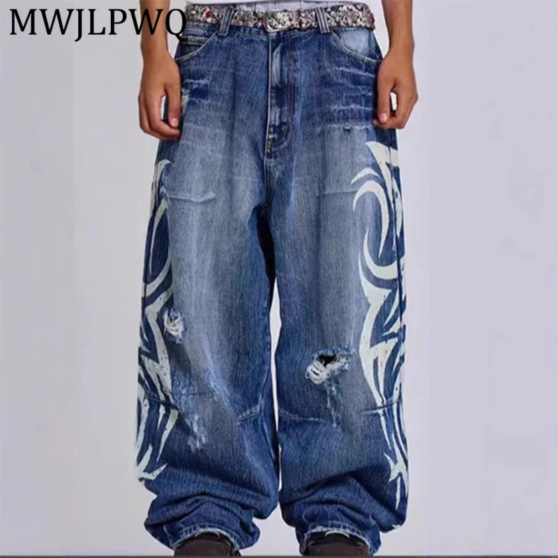 MWJLPWQ American Retro Pattern Printed Washed Denim Jeans Male High Street Oversized Spring Autumn Trendy Wide-Leg Pants 16517
MWJLPWQ American Retro Pattern Printed Washed Denim Jeans Male High Street Oversized Spring Autumn Trendy Wide-Leg Pants 16517