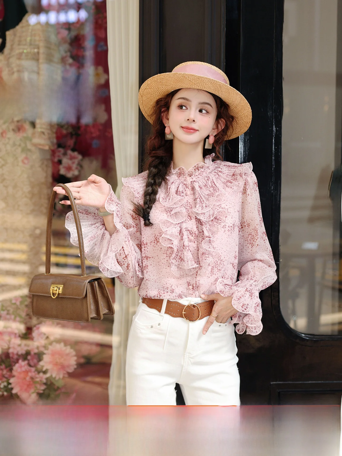 Женская свободная рубашка Chen Jiajie Tea Talk с длинным рукавом и цветочным принтом, из смесового хлопка и полиэстера, дышащая, комфортная, для повседневной носки
Женская свободная рубашка Chen Jiajie Tea Talk с длинным рукавом и цветочным принтом, из смесового хлопка и полиэстера, дышащая, комфортная, для повседневной носки