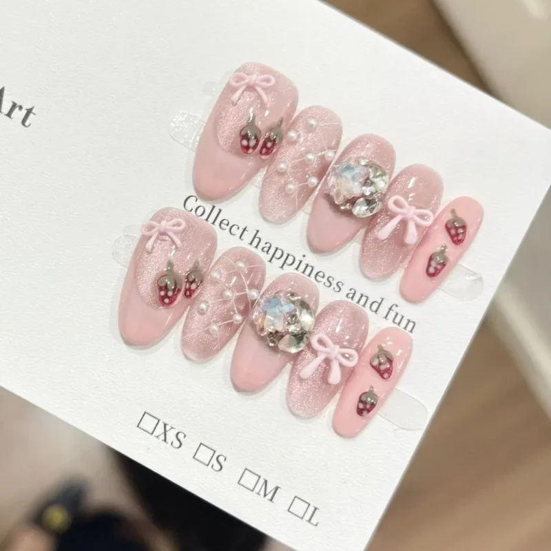 10Pcs Sweet Press-On Princess Nails Pink Almond Cat Eye Effect Handmade Nails with Bows&3D Strawberry-Diamond Accents for Girls'
10Pcs Sweet Press-On Princess Nails Pink Almond Cat Eye Effect Handmade Nails with Bows&3D Strawberry-Diamond Accents for Girls'