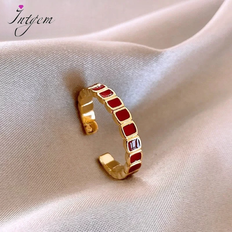 Korean Oil Dropping Shell Adjustable Gold Color Ring Fashion Elegant Simple Luxury Geometric Red Finger Ring for Women Jewelry
Korean Oil Dropping Shell Adjustable Gold Color Ring Fashion Elegant Simple Luxury Geometric Red Finger Ring for Women Jewelry