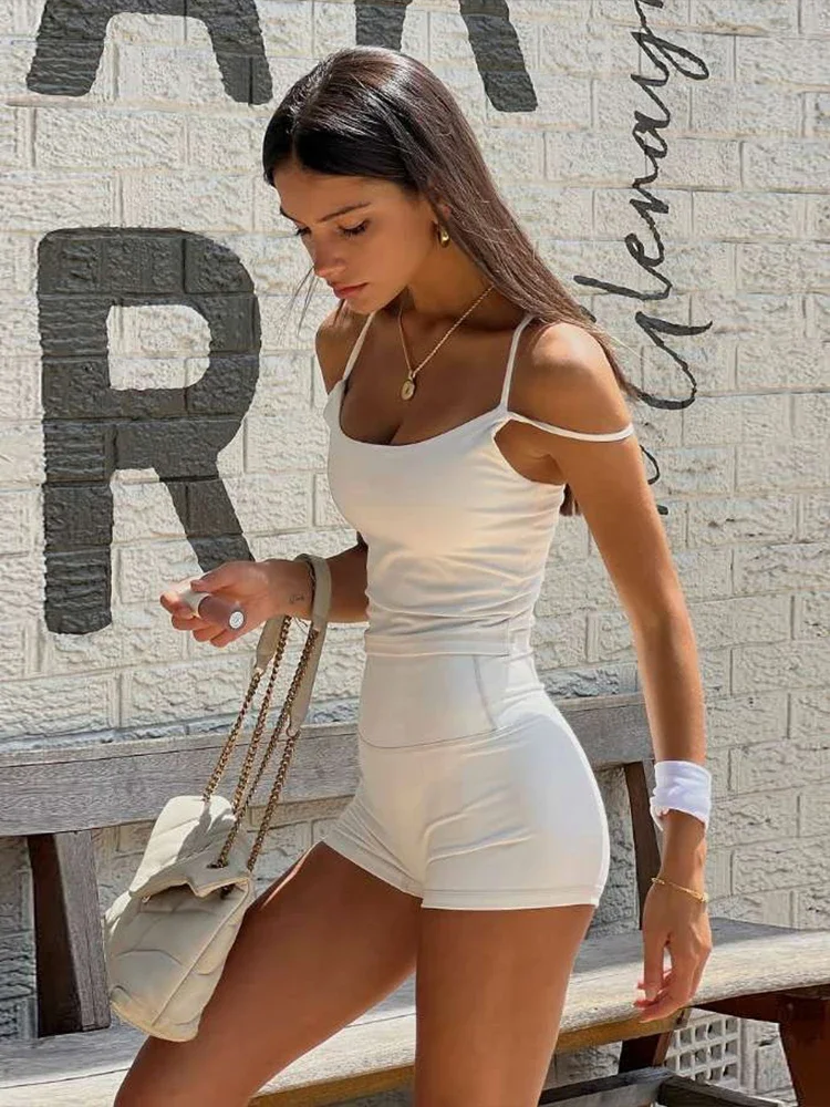 Leosoxs Sporty 2-Piece Set Double Shoulder Straps Low-Neck Skinny Tops+Skinny Athletic Shorts Simple Matching Classic Suits
Leosoxs Sporty 2-Piece Set Double Shoulder Straps Low-Neck Skinny Tops+Skinny Athletic Shorts Simple Matching Classic Suits