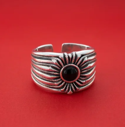 European and American punk sunflower ring for men with adjustable opening for a high-end feel 925 sterling silver ring for men's
European and American punk sunflower ring for men with adjustable opening for a high-end feel 925 sterling silver ring for men's