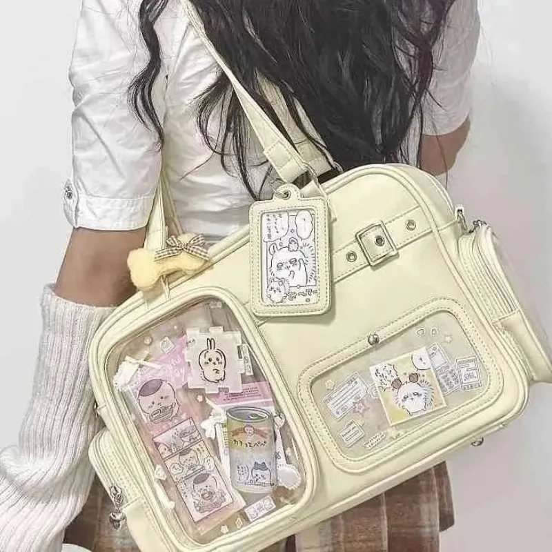 Harajuku Women PU Leather Pin Doll 20cm Display Ita Bag Preppy Style Large Capacity Shoulder Bag Ladies Daily Crossbody Bag
Harajuku Women PU Leather Pin Doll 20cm Display Ita Bag Preppy Style Large Capacity Shoulder Bag Ladies Daily Crossbody Bag
