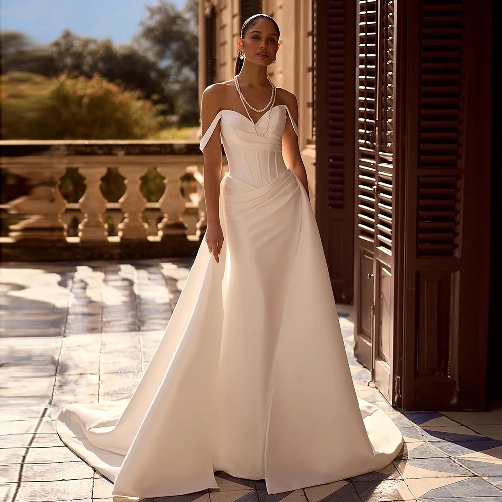 Modest Off-Shoulder Satin Pleated Bridesmaid Wedding Dress with Detachable Court Backless Sheath Wedding Gown Customzied
Modest Off-Shoulder Satin Pleated Bridesmaid Wedding Dress with Detachable Court Backless Sheath Wedding Gown Customzied