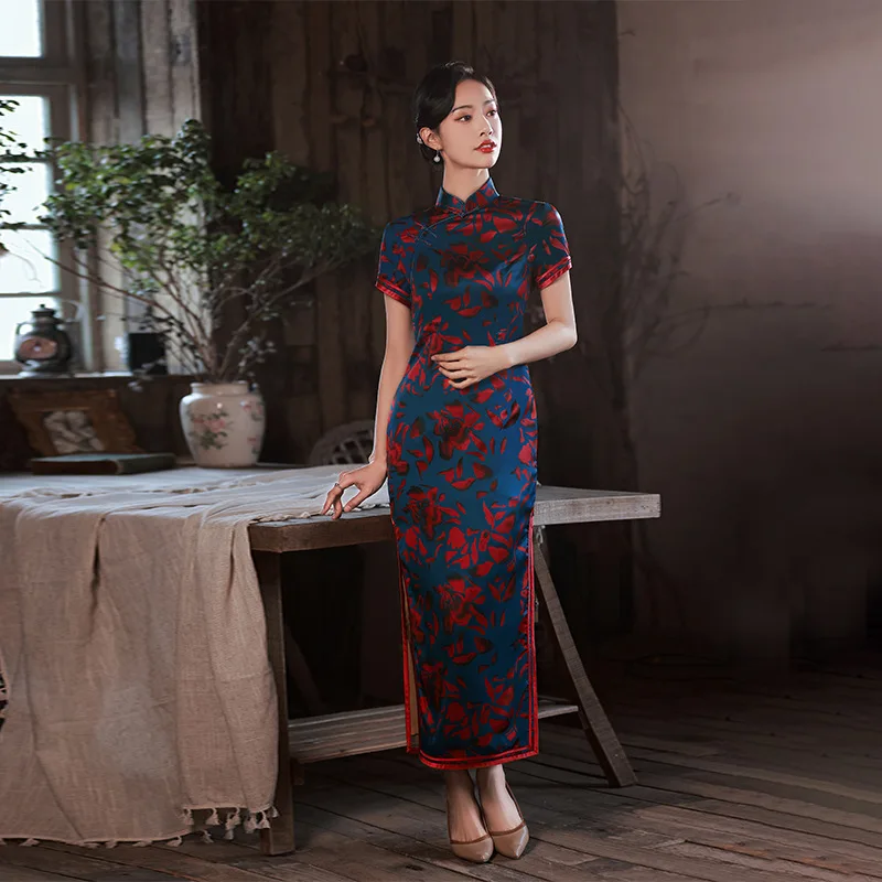 High-End Silk Chinese Shanghai Style Floral Traditional Vintage Modern N Cheongsam Qipao Women's Dress
High-End Silk Chinese Shanghai Style Floral Traditional Vintage Modern N Cheongsam Qipao Women's Dress