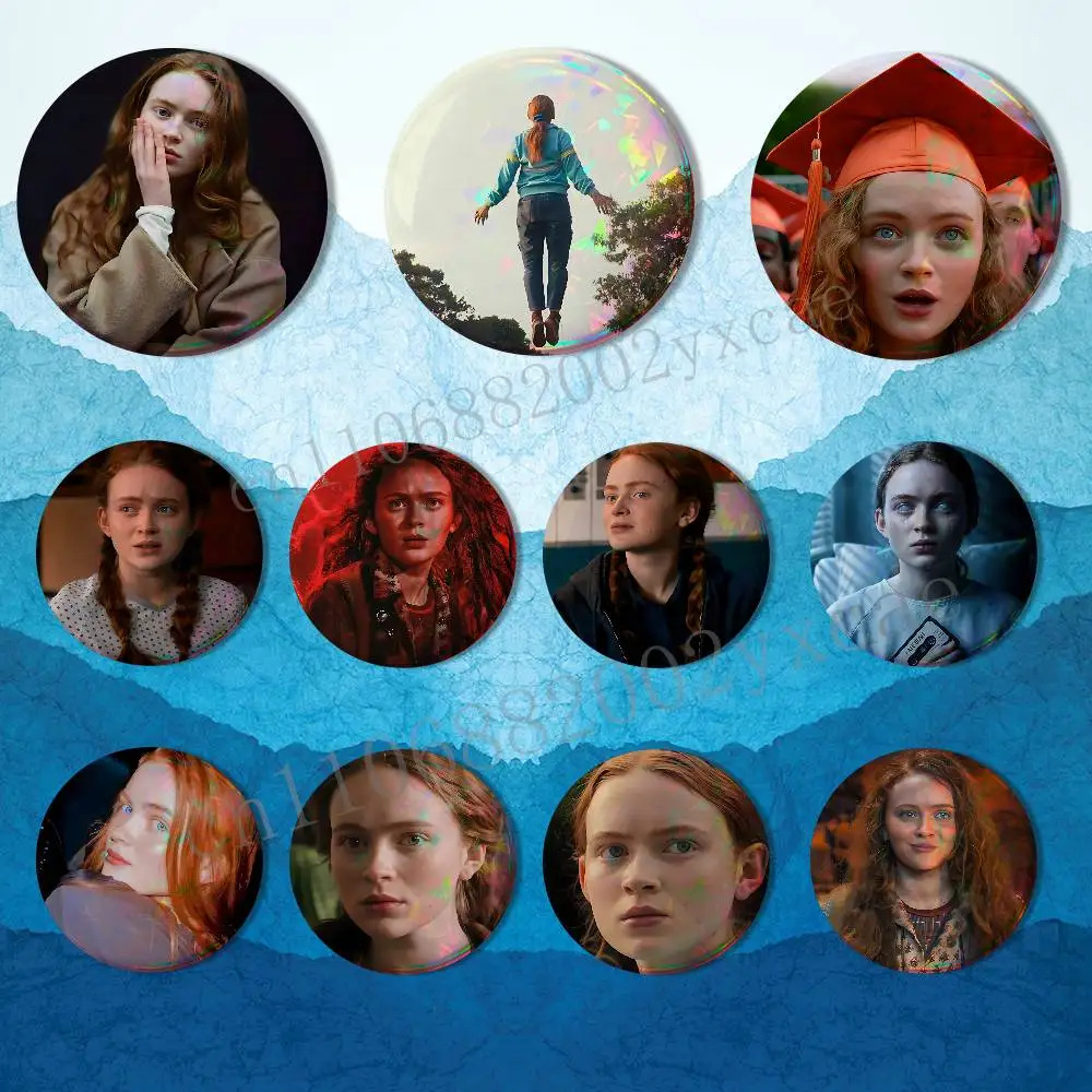 Art M-Max MayfieldS Sadie Sink Creative Round Badge Button Pin Bag Decor Fans Collection Friends Gift Brooch
Art M-Max MayfieldS Sadie Sink Creative Round Badge Button Pin Bag Decor Fans Collection Friends Gift Brooch