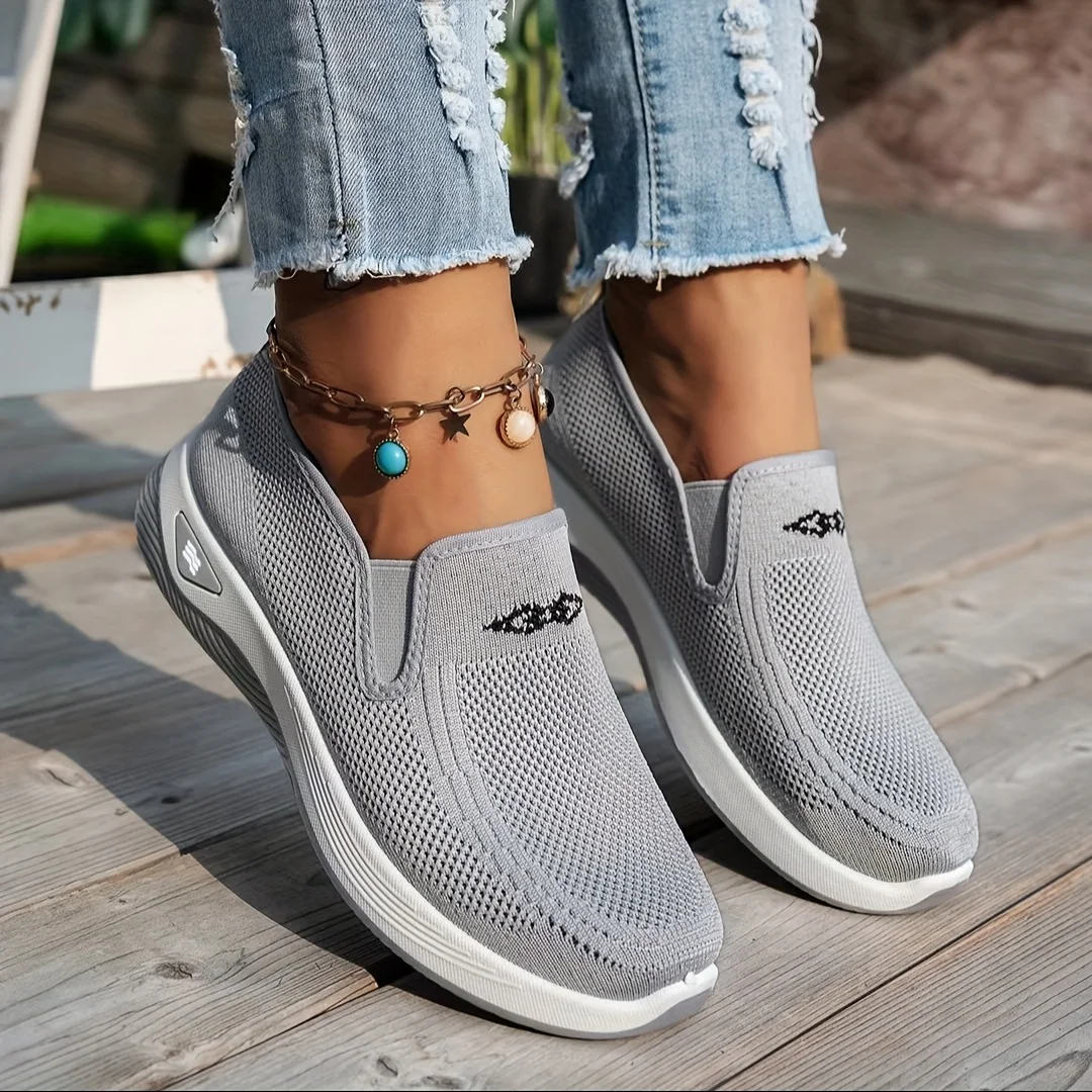 Women's shoes, 2026 summer casual, convenient and comfortable, fashionable single-color casual work shoes
Women's shoes, 2026 summer casual, convenient and comfortable, fashionable single-color casual work shoes