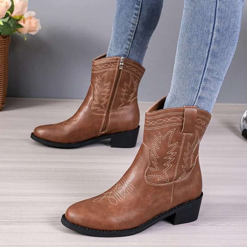 New Women's Western Style Embroidered Rough Heel V-Notch Knight Boots Autumn Winter Style Pointed Toe Large Size Mid-Calf Boots
New Women's Western Style Embroidered Rough Heel V-Notch Knight Boots Autumn Winter Style Pointed Toe Large Size Mid-Calf Boots