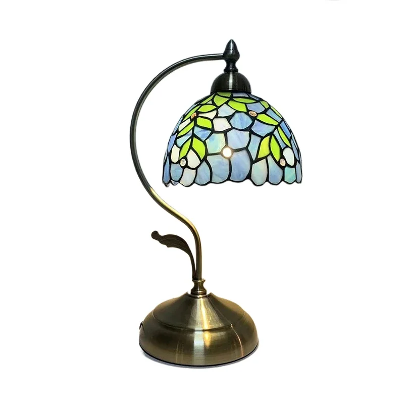 Retro Nostalgic American European Mediterranean Tiffany Desk Desk Lamp Handmade Glass Living Room Bedroom Bedside Table Light
Retro Nostalgic American European Mediterranean Tiffany Desk Desk Lamp Handmade Glass Living Room Bedroom Bedside Table Light