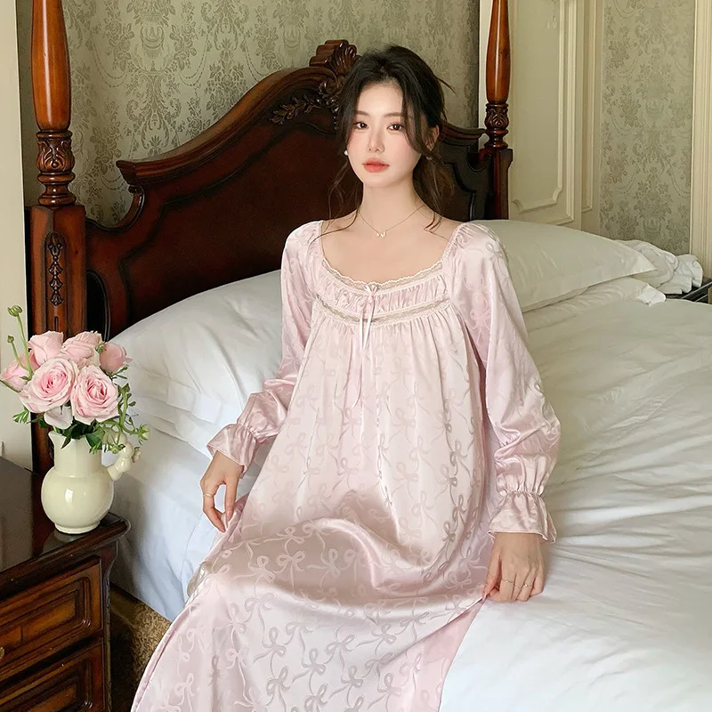 New Pajama Women Ice Silk Print Lace Long Sleeve Set Jacquard Light Luxury Can Be Worn
New Pajama Women Ice Silk Print Lace Long Sleeve Set Jacquard Light Luxury Can Be Worn