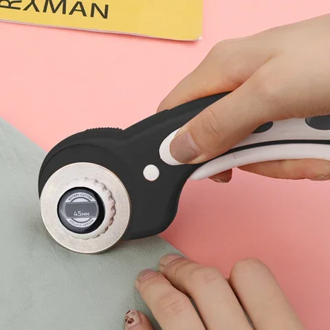 MIUSIE Rotary Cutter Set Leather Craft Fabric Cutter With Sewing Needle DIY Cutting Tool For Leather And Sewing Needleworks
MIUSIE Rotary Cutter Set Leather Craft Fabric Cutter With Sewing Needle DIY Cutting Tool For Leather And Sewing Needleworks