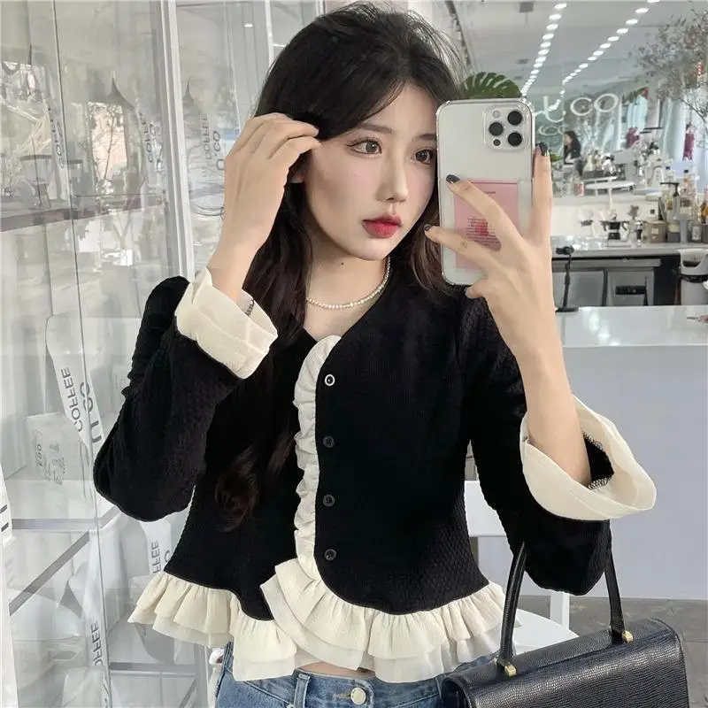Ruffles Women Shirt Korean Puff Long Sleeve Top Female Autumn Elegant Patchwork Fashion Woman Blouse 2024 O-neck Button Clothes
Ruffles Women Shirt Korean Puff Long Sleeve Top Female Autumn Elegant Patchwork Fashion Woman Blouse 2024 O-neck Button Clothes