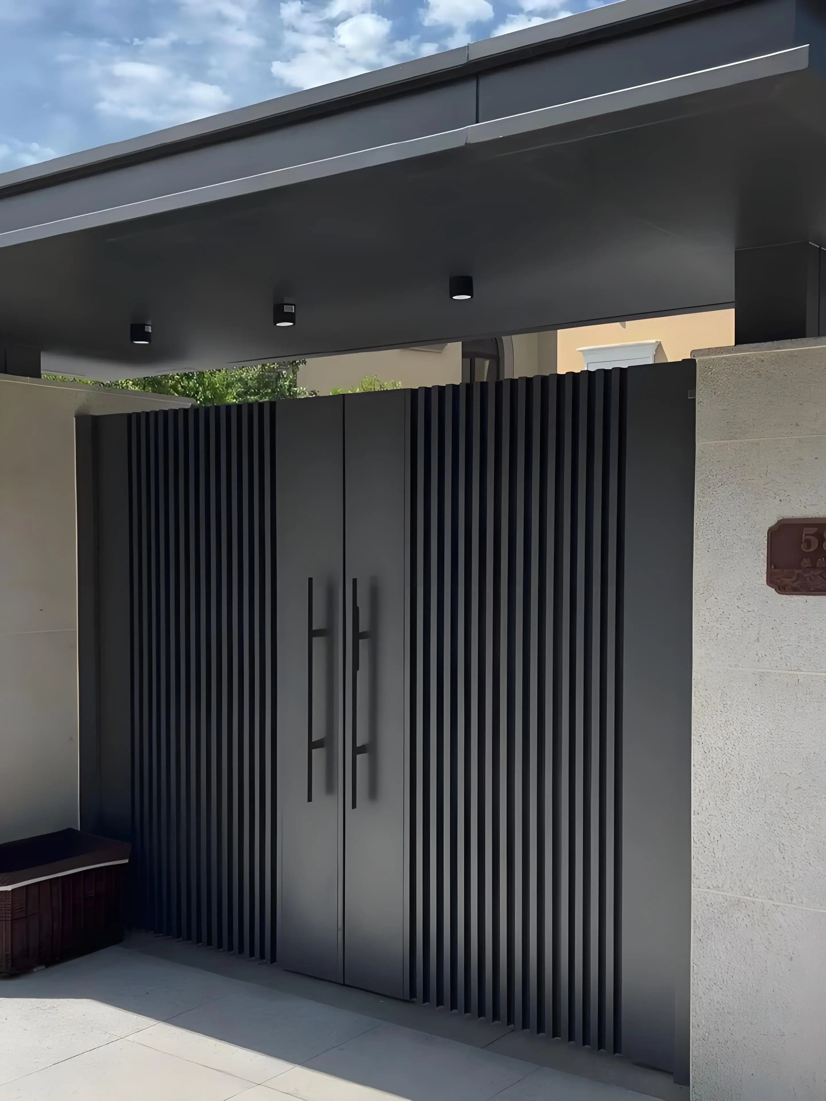 Modern Aluminum Garden Gate Villa Privacy Fence Gate Outdoor Yard Security Door Heavy Duty Anti Rust Weatherproof Customizable
Modern Aluminum Garden Gate Villa Privacy Fence Gate Outdoor Yard Security Door Heavy Duty Anti Rust Weatherproof Customizable
