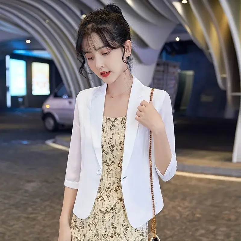 Blazers Women Leisure Elegant Solid Short Sleeve Chic Korean Fashion Female Office Wear Single Breasted Notched Trendy 4XL E03
Blazers Women Leisure Elegant Solid Short Sleeve Chic Korean Fashion Female Office Wear Single Breasted Notched Trendy 4XL E03