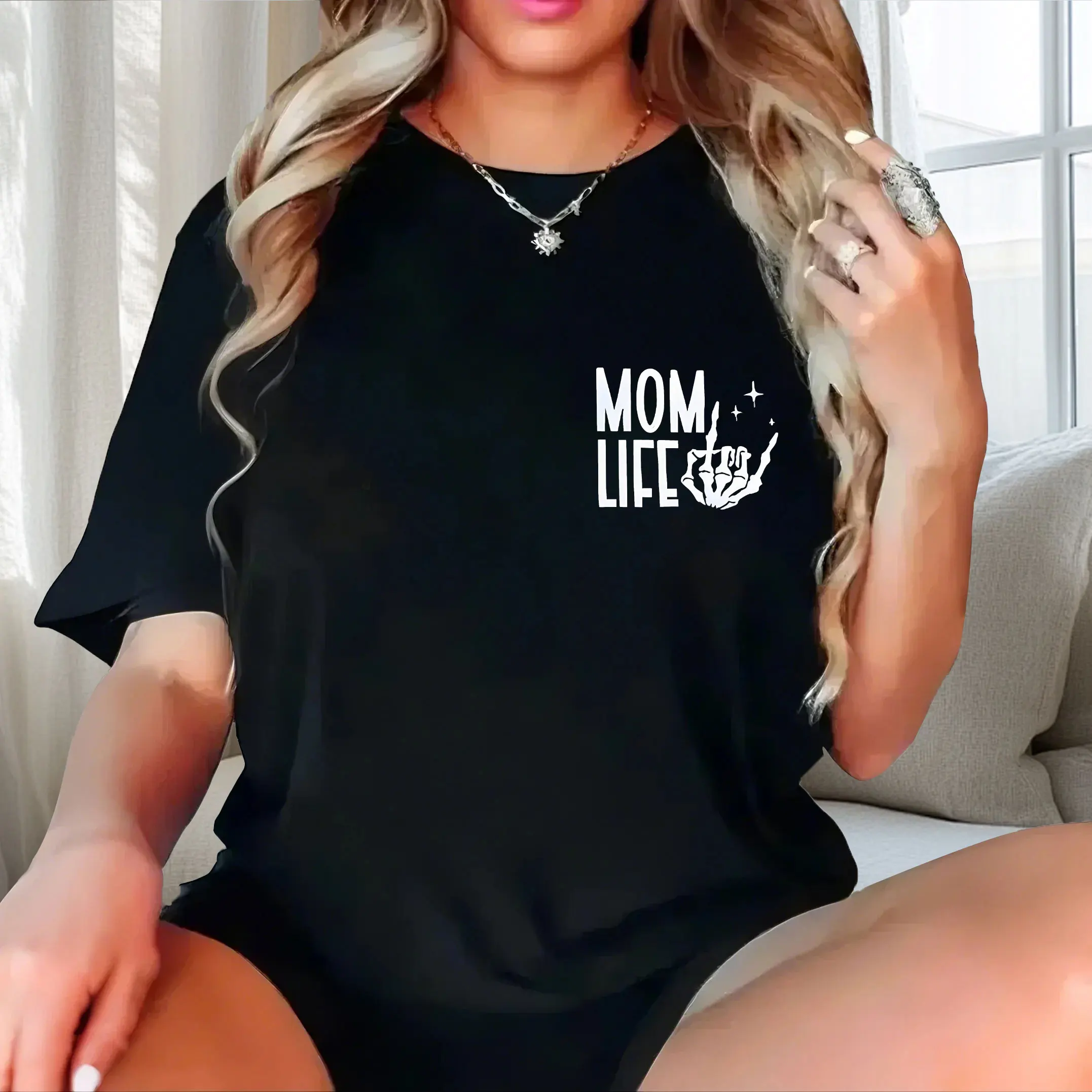 Small letter pattern print, personalized and fashionable plus size Ladies' casual short sleeved T-shirt black 
Small letter pattern print, personalized and fashionable plus size Ladies' casual short sleeved T-shirt black