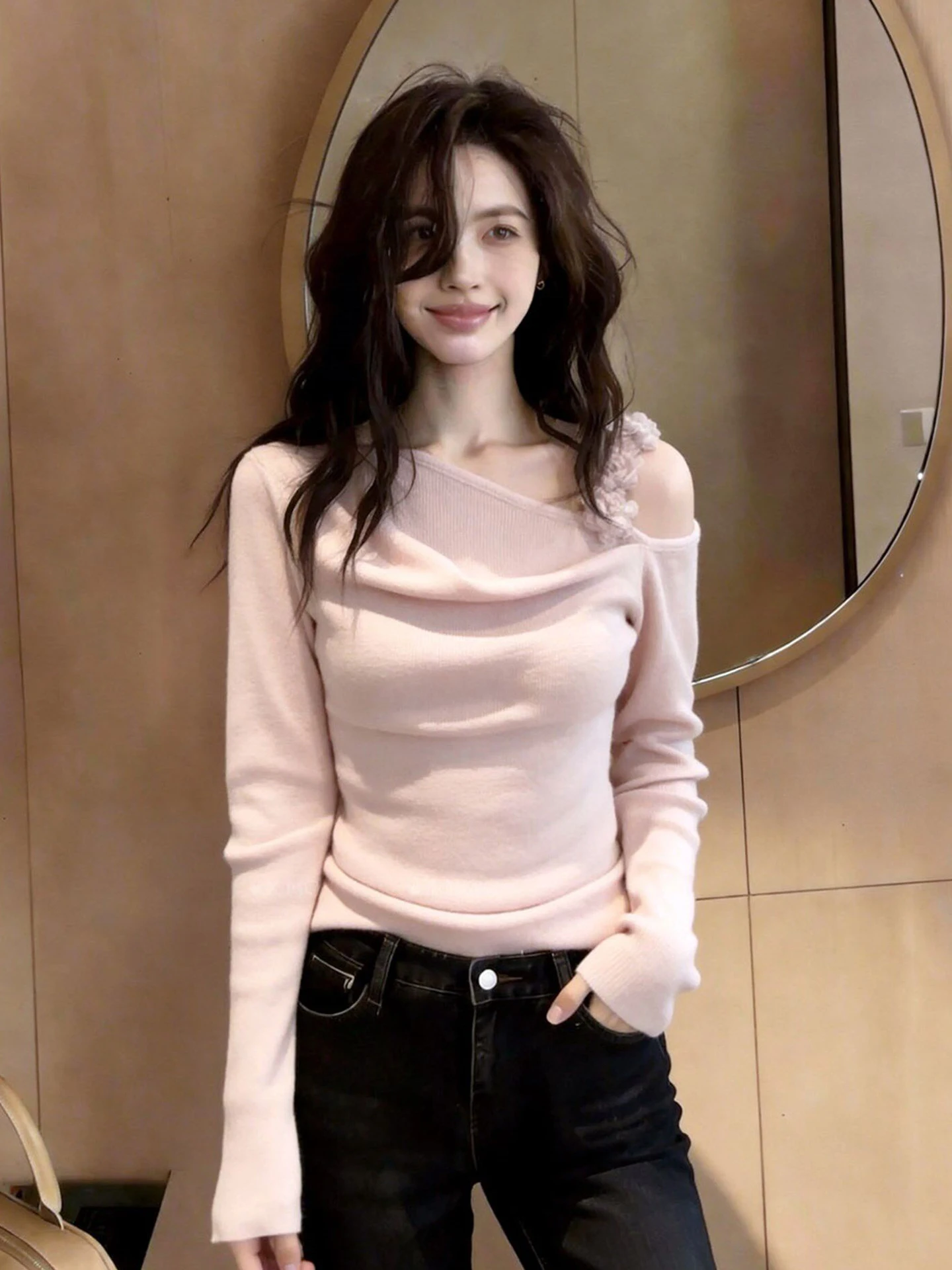 Korean Style Sweet Shoulder Bared Long Sleeve Knitted Sweater Early Spring New Fashionable Versatile Sexy Top for Women
Korean Style Sweet Shoulder Bared Long Sleeve Knitted Sweater Early Spring New Fashionable Versatile Sexy Top for Women