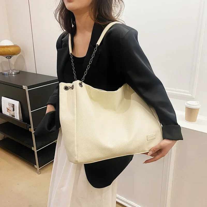 Free shipping, high-quality casual women's bag, fashionable and trendy shoulder bag, versatile solid color high-capacity handbag
Free shipping, high-quality casual women's bag, fashionable and trendy shoulder bag, versatile solid color high-capacity handbag