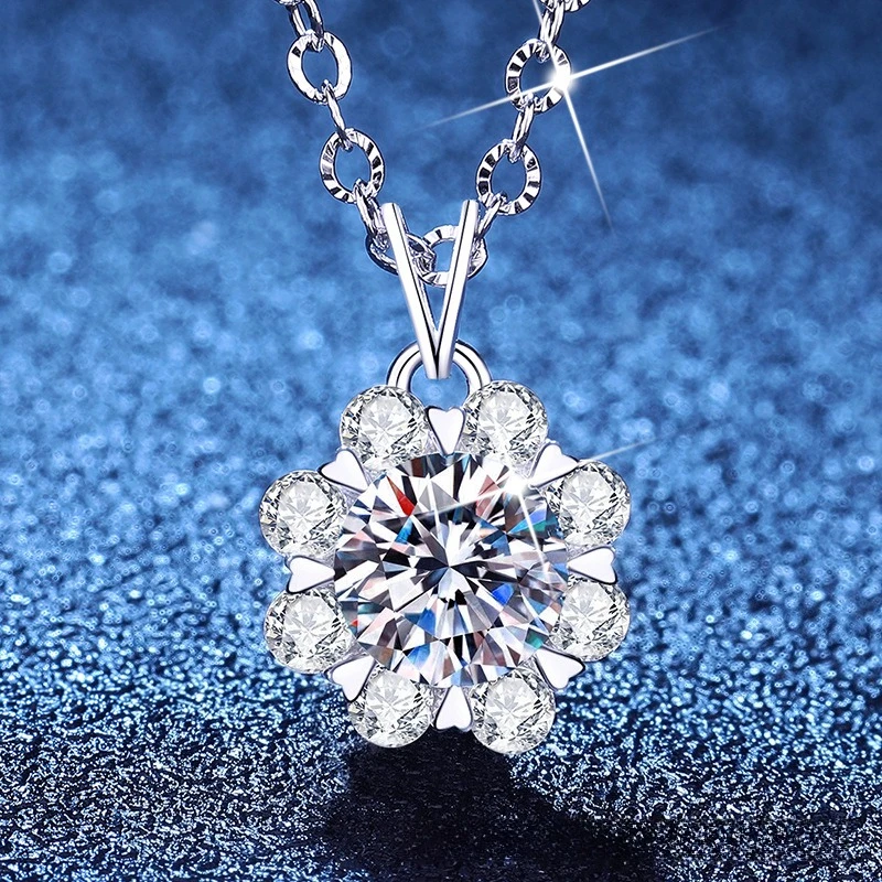 Муассанит Платина PT950 18-каратное золото Ожерелье Легкая роскошная подвеска в виде снежинки Простая темпераментная легкая роскошная цепочка на ключицу
Муассанит Платина PT950 18-каратное золото Ожерелье Легкая роскошная подвеска в виде снежинки Простая темпераментная легкая роскошная цепочка на ключицу